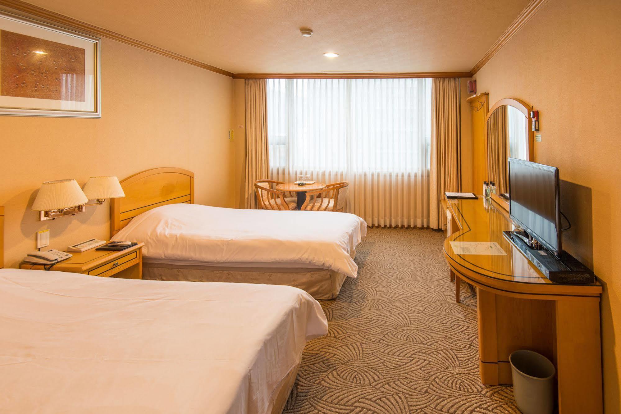 Hawaii Hotel เมืองเชจู ภายนอก รูปภาพ